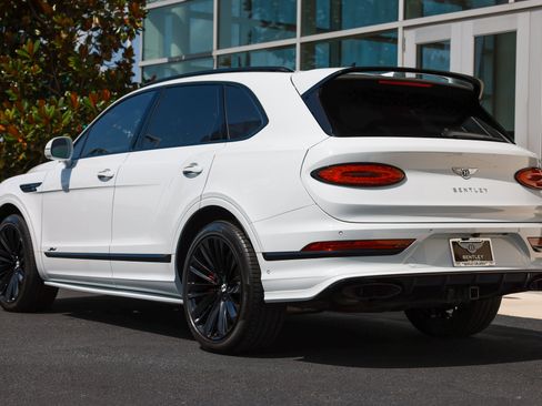 Used 2023 Bentley Bentayga Speed AWD/4WD image 3