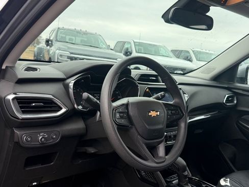 Used 2023 Chevrolet TrailBlazer LT w/ Convenience Package image 5