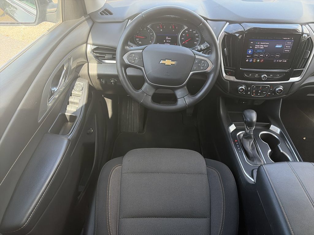 Used 2021 Chevrolet Traverse LT FWD image 14