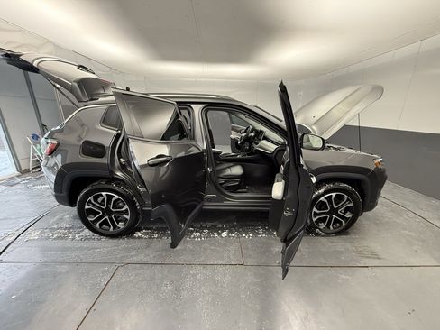 Used 2022 Jeep Compass Limited image 20