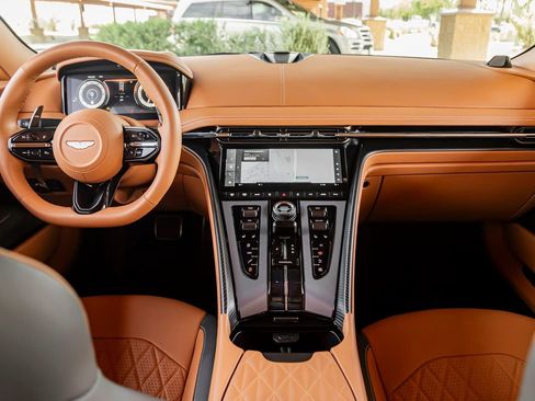 Used 2024 Aston Martin DB12 Coupe image 16