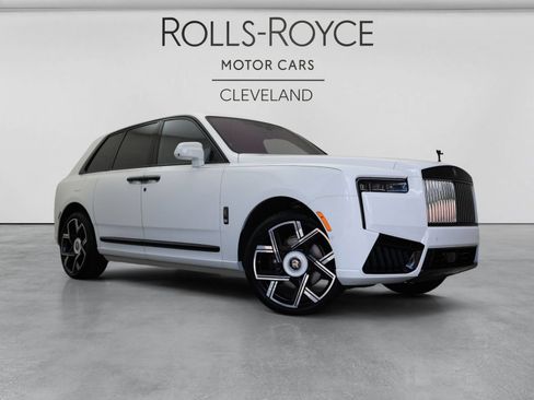 Certified 2025 Rolls-Royce Cullinan Black Badge AWD/4WD image 1