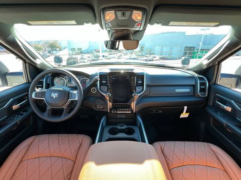 New 2025 RAM 2500 Big Horn AWD/4WD image 9