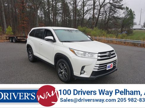 Used 2019 Toyota Highlander Plus image 1