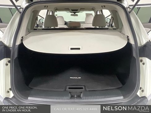 Used 2022 Nissan Rogue SV FWD image 13