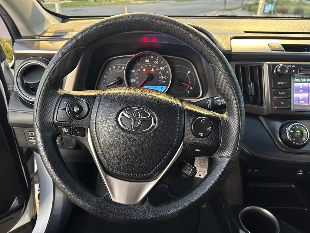 Used 2015 Toyota RAV4 LE AWD/4WD image 22