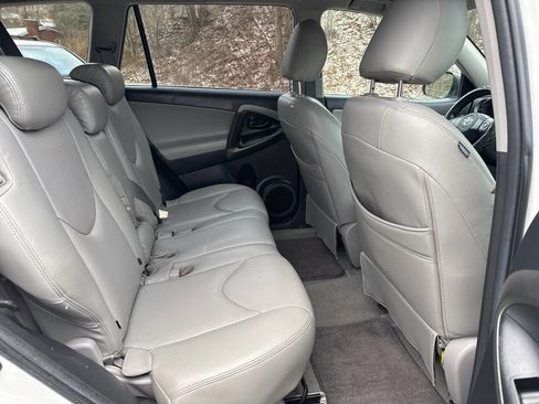 Used 2011 Toyota RAV4 Base 4x4 4dr SUV image 16