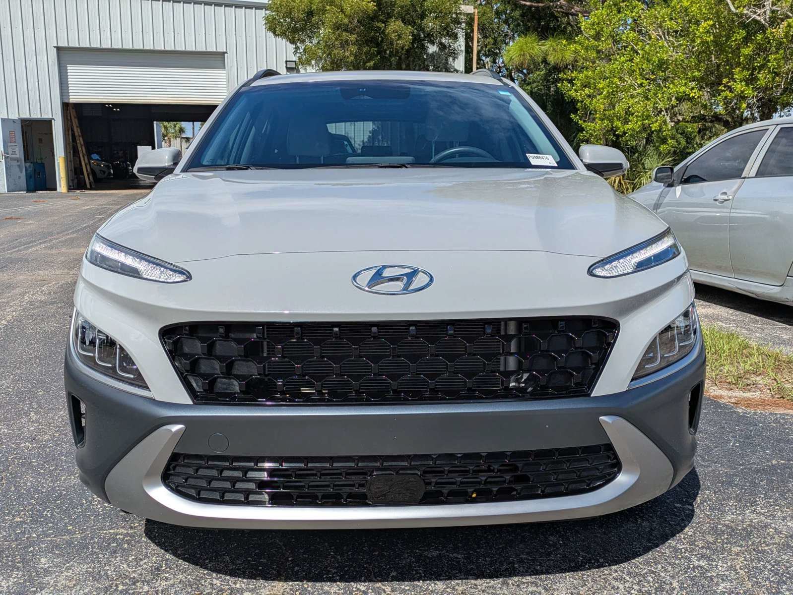 Used 2023 Hyundai Kona Limited FWD image 7
