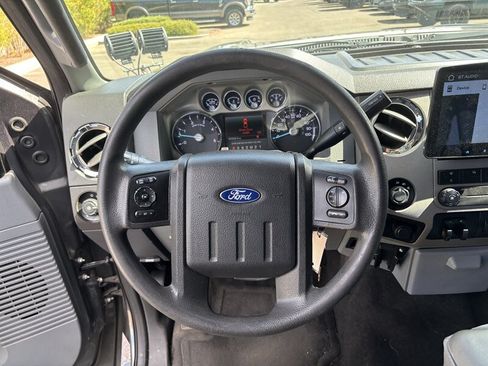 Used 2016 Ford F250 XLT w/ XLT Premium Package AWD/4WD image 17