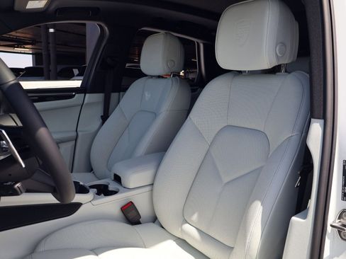 New 2026 Porsche Macan S AWD/4WD image 5