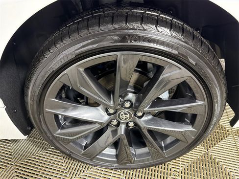 Used 2025 Toyota Corolla SE image 19