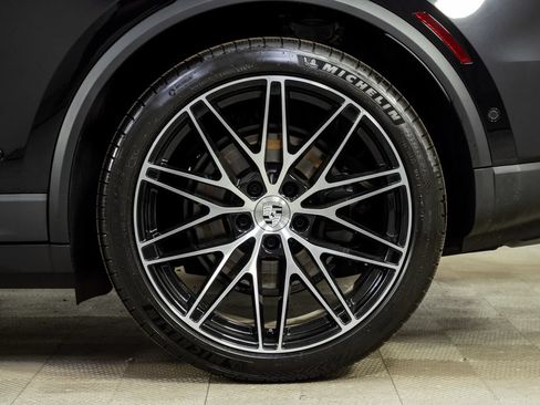 New 2026 Porsche Macan 4 Electric AWD/4WD image 39