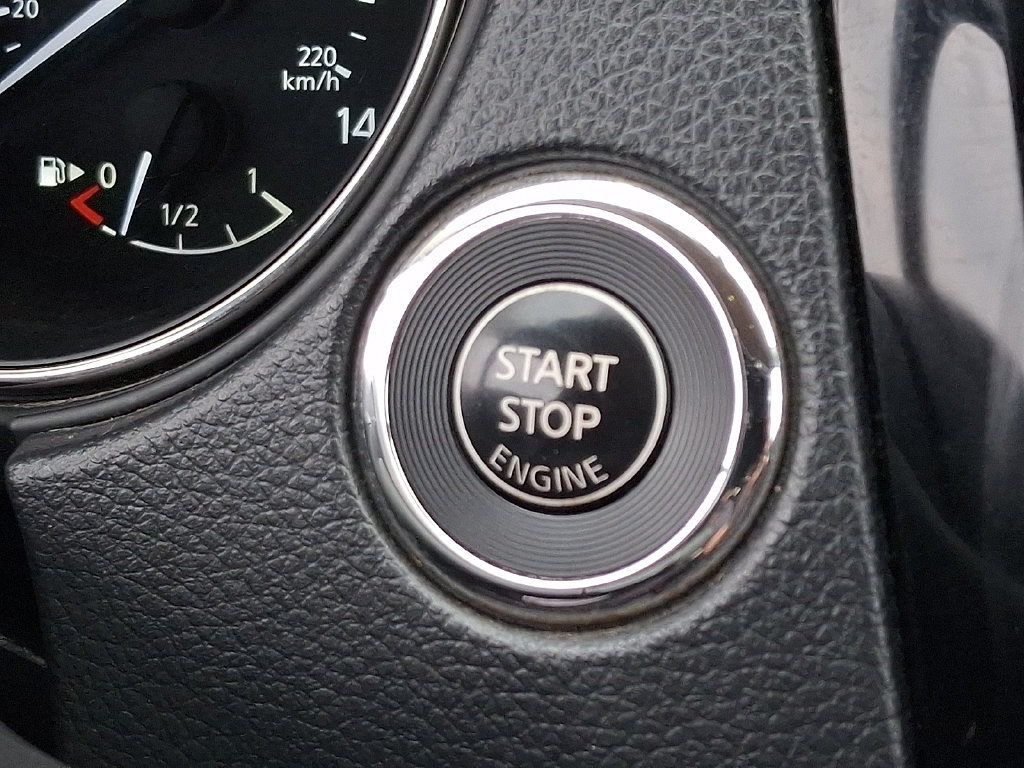 Used 2016 Nissan Rogue SV AWD/4WD image 23