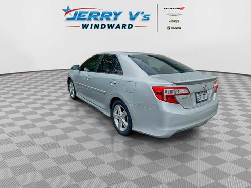 Used 2014 Toyota Camry SE FWD image 6
