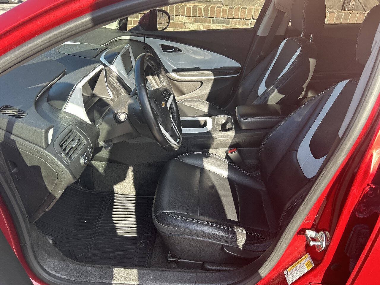 Used 2013 Chevrolet Volt Premium w/ Premium Trim Package FWD image 9