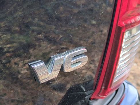 Used 2018 Toyota Tacoma TRD Sport image 13