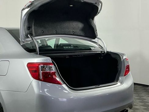 Used 2014 Toyota Camry SE image 27