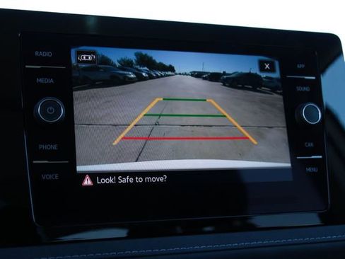 New 2026 Volkswagen Taos SE image 20