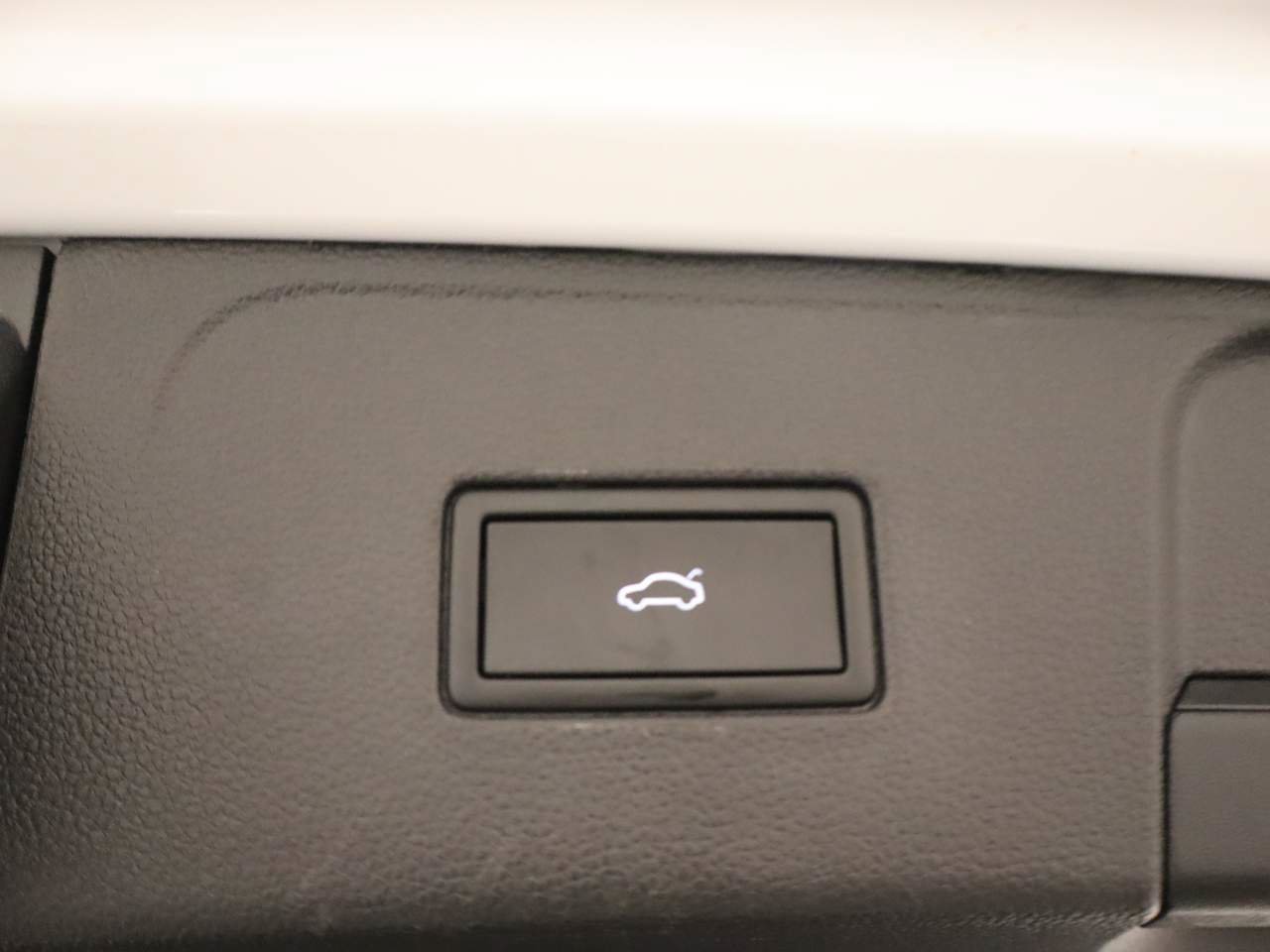 Used 2023 Volkswagen Atlas SEL AWD/4WD image 19