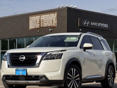 Used 2022 Nissan Pathfinder Platinum w/ Cargo Package