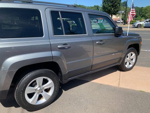 Used 2014 Jeep Patriot Latitude w/ Sun/Sound Group AWD/4WD image 10