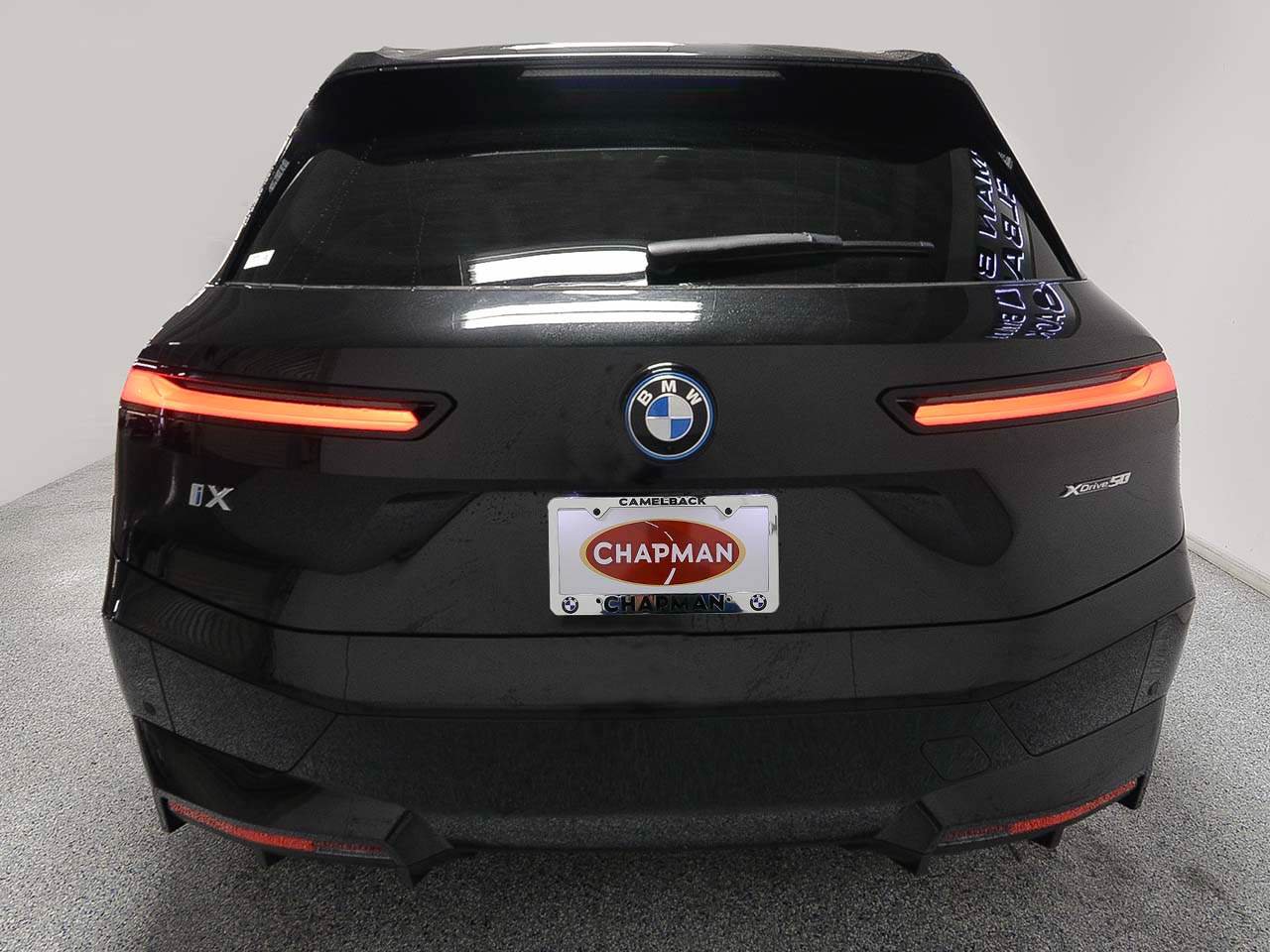 Used 2024 BMW iX xDrive50 w/ Premium Package AWD/4WD image 4