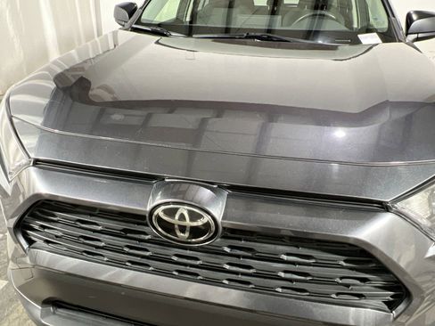 Used 2019 Toyota RAV4 LE image 12