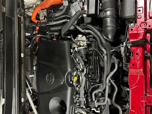 Used 2022 Toyota RAV4 LE image 26