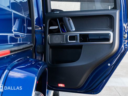Used 2022 Mercedes-Benz G 63 AMG 4MATIC w/ G Manufaktur Interior Package image 33