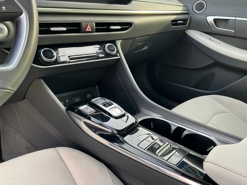 Used 2021 Hyundai Sonata SEL w/ Convenience Package image 18