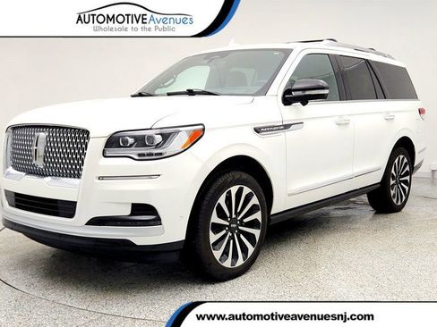 Used 2024 Lincoln Navigator Reserve image 1