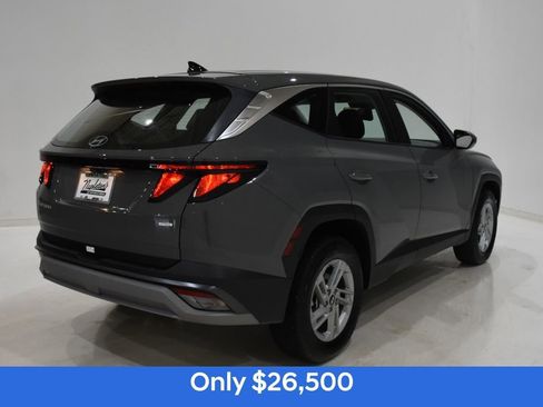 Used 2025 Hyundai Tucson SE AWD/4WD image 4