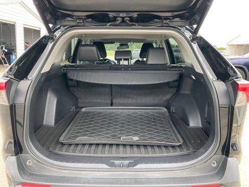 Used 2022 Toyota RAV4 XLE Premium FWD image 24