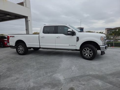 Used 2022 Ford F350 Lariat w/ Lariat Ultimate Package image 3