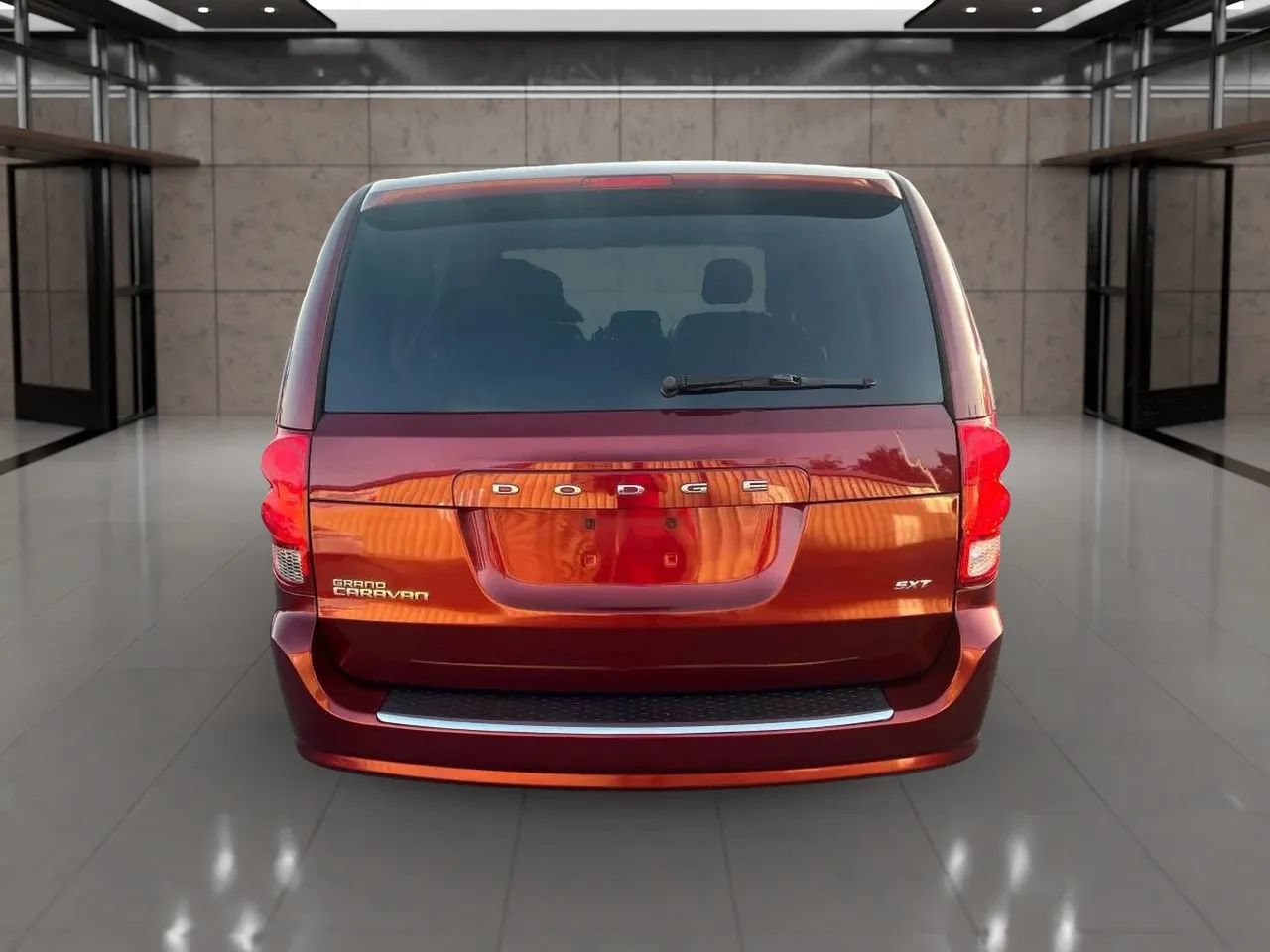 Used 2017 Dodge Grand Caravan SXT FWD image 4