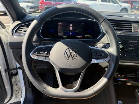 Used 2022 Volkswagen Tiguan SE image 14