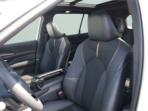 New 2026 Toyota Grand Highlander AWD Hybrid image 8