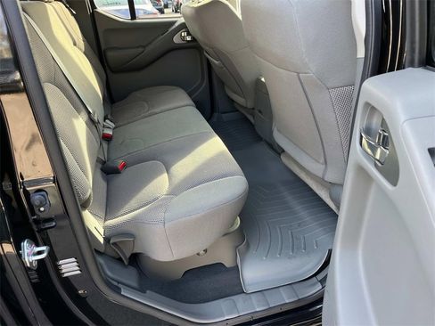 Used 2021 Nissan Frontier SV w/ Midnight Edition Floor Mats image 20