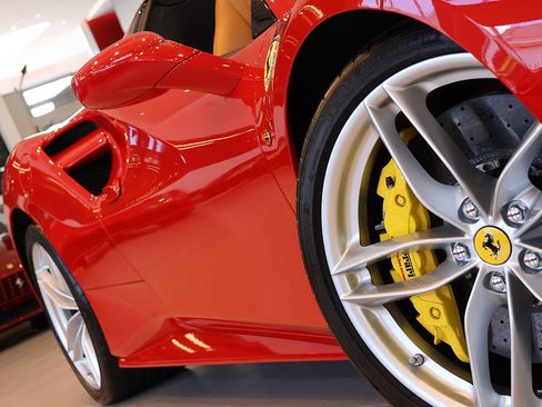 Certified 2019 Ferrari 488 Spider RWD image 12