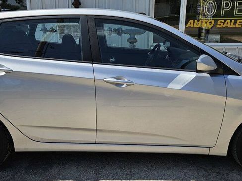 Used 2017 Hyundai Accent SE FWD image 6