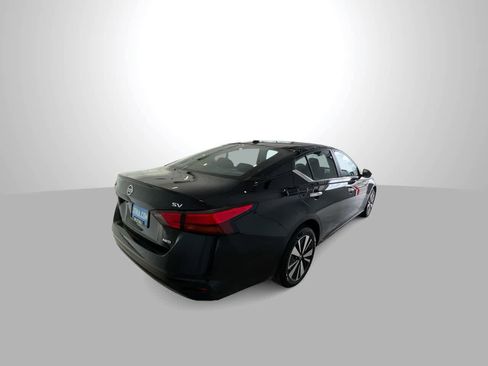Used 2022 Nissan Altima 2.5 SV image 8