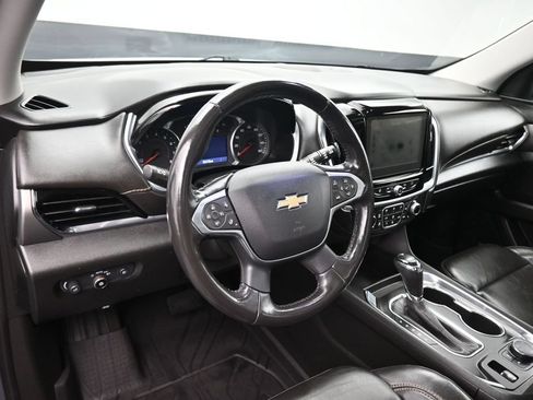 Used 2020 Chevrolet Traverse LT w/ LT Premium Package AWD/4WD image 15