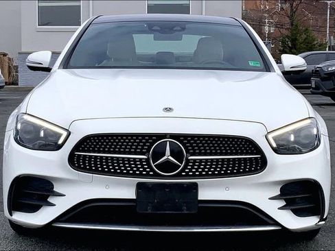 Used 2022 Mercedes-Benz E 450 4MATIC Sedan image 2
