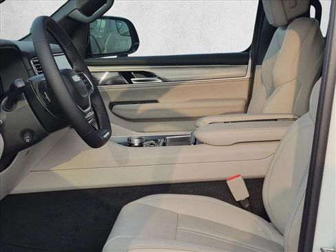 New 2026 Jeep Grand Wagoneer L 2WD image 4