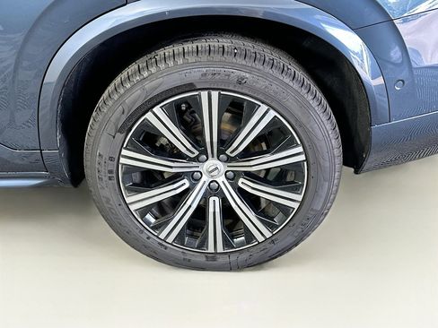 Used 2023 Volvo XC90 B6 Plus image 11