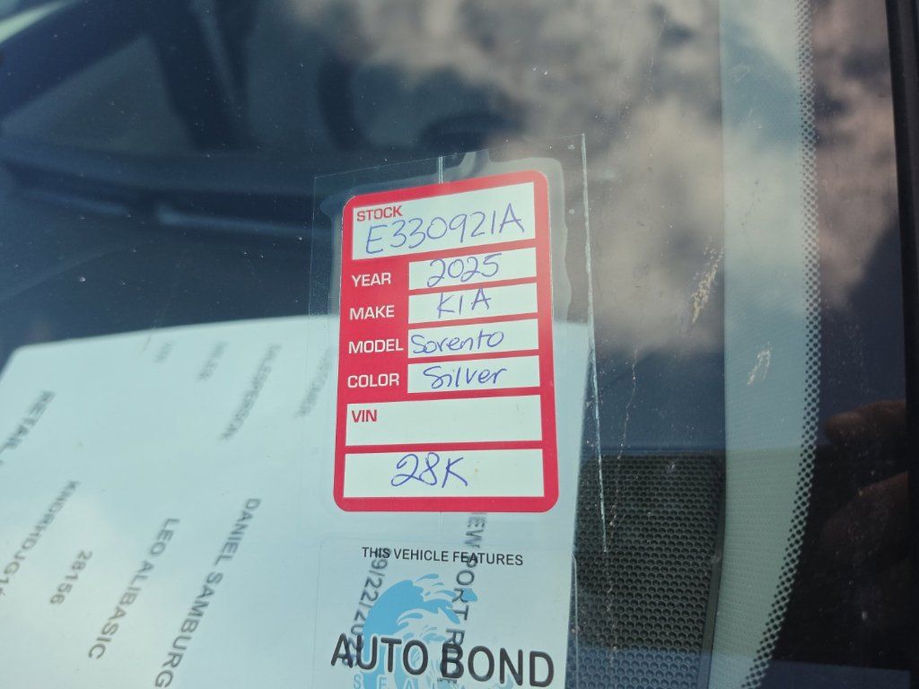 Certified 2025 Kia Sorento EX w/ EX Panoramic Sunroof Package AWD/4WD image 8