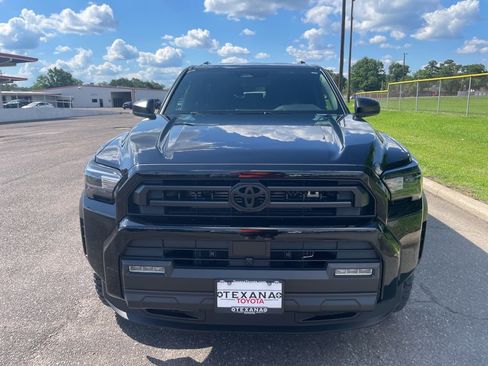 New 2026 Toyota 4Runner SR5 RWD image 2