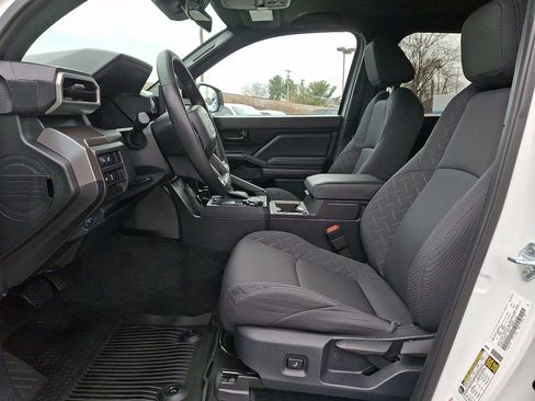 Used 2024 Toyota Tacoma TRD Off-Road image 13