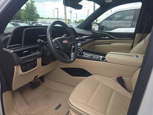 Used 2024 Cadillac Escalade ESV Premium Luxury w/ Performance Package AWD/4WD image 3