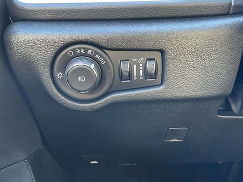 New 2026 Chrysler Pacifica Select FWD image 12